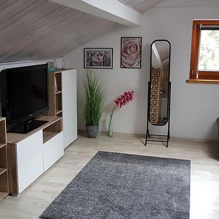 Kleine Gemuetliche Mansardenwohnung Im Suedosten Muenchens Assling Eksteriør bilde