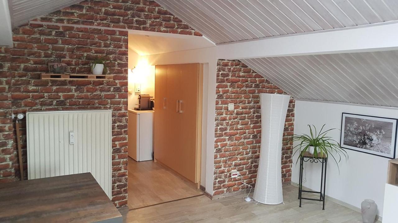 Kleine Gemuetliche Mansardenwohnung Im Suedosten Muenchens Assling Eksteriør bilde
